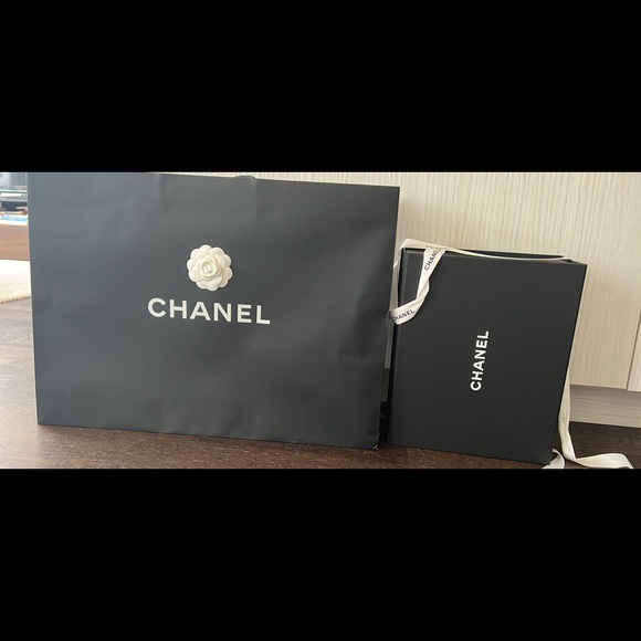 Chanel paper bag Authentic - Picture 1 of 1